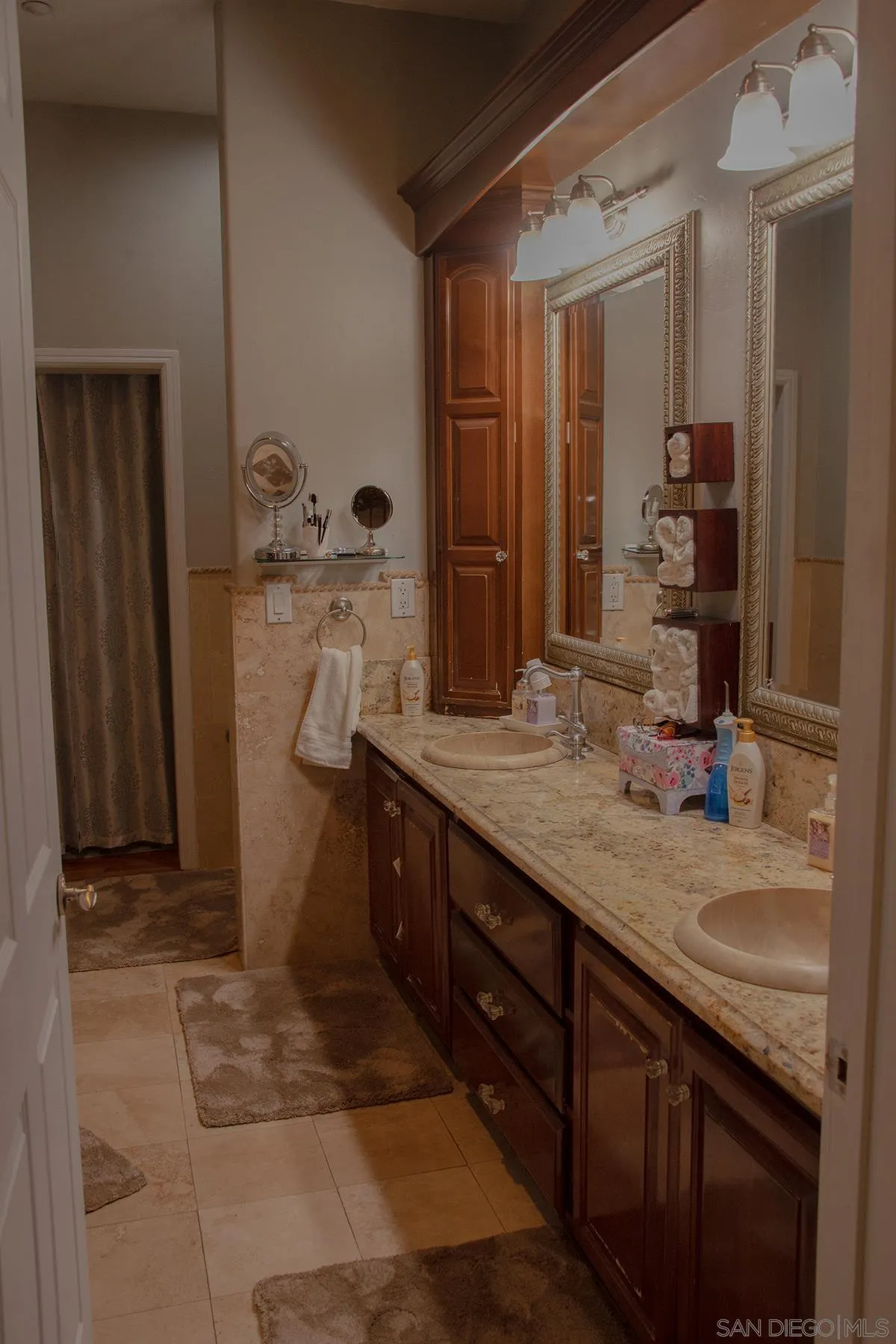 https://cdn.realtyfeed.com/cdn/127/240001086/30c535a88f94130ae88d948fa1c37d56.webp