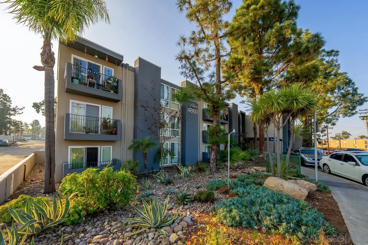 Photo #2: 240001371 Listing 