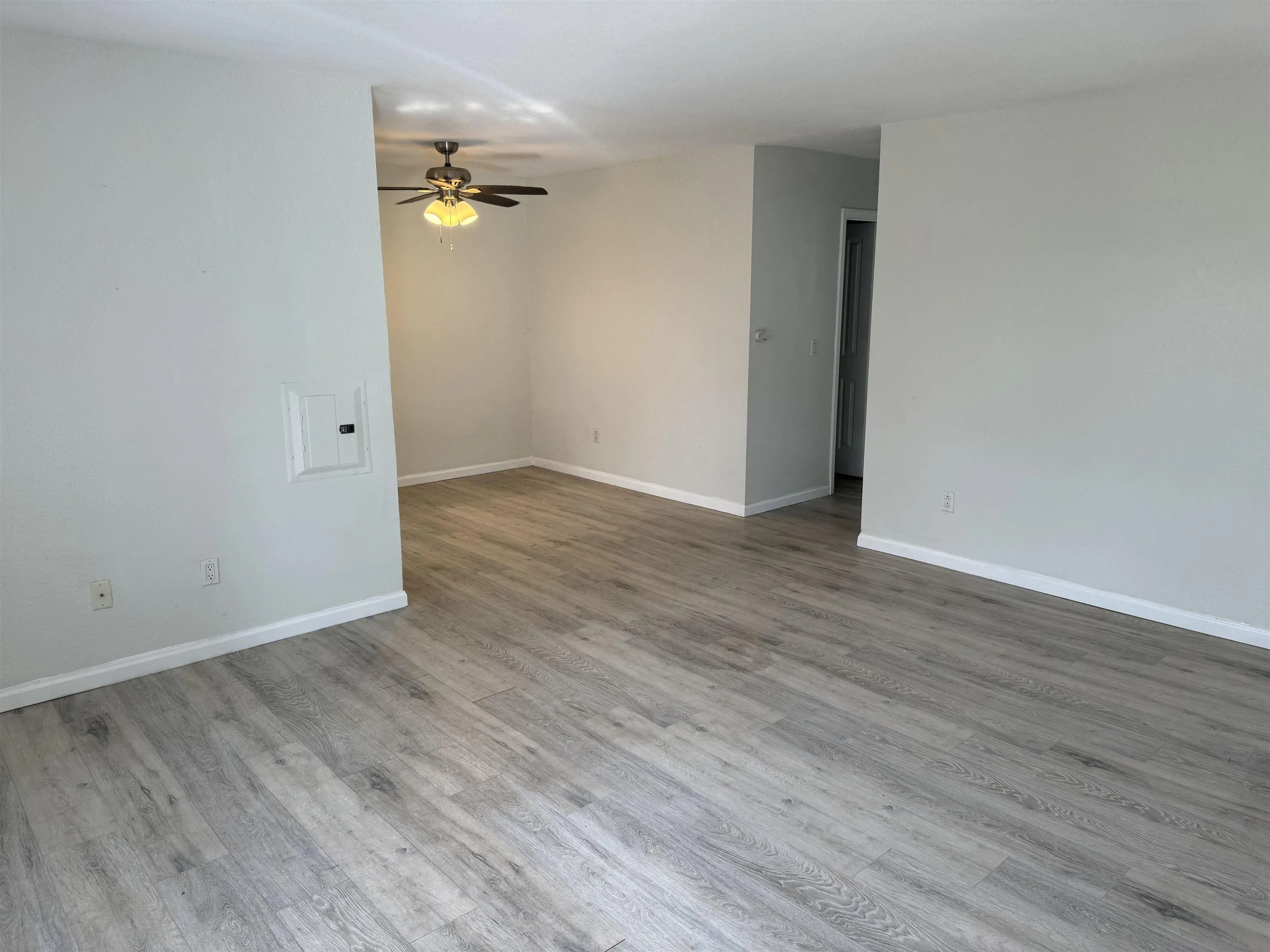 Photo #6: 240001379 Listing 