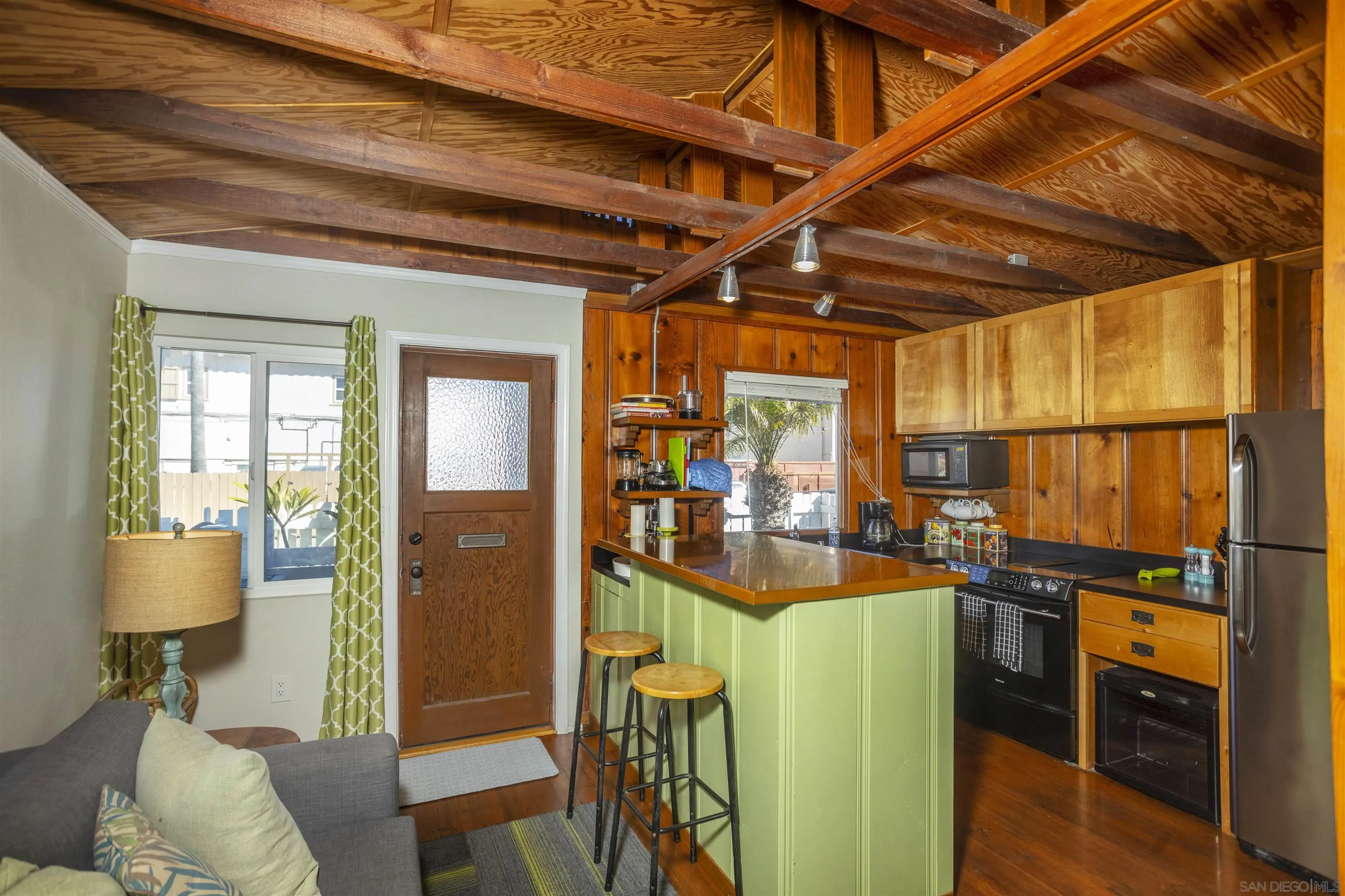 https://cdn.realtyfeed.com/cdn/127/240001453/cc150776eb3351b3c163f23d406f687c.webp