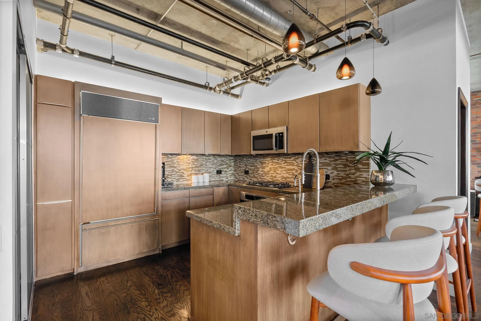 Photo #4: 240001467 Listing 