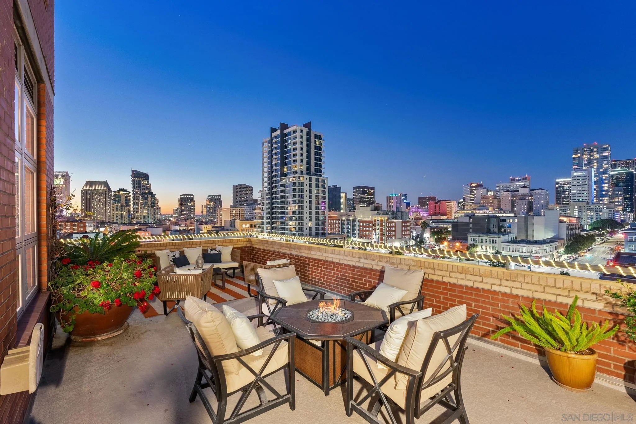 Photo #3: 240001467 Listing 