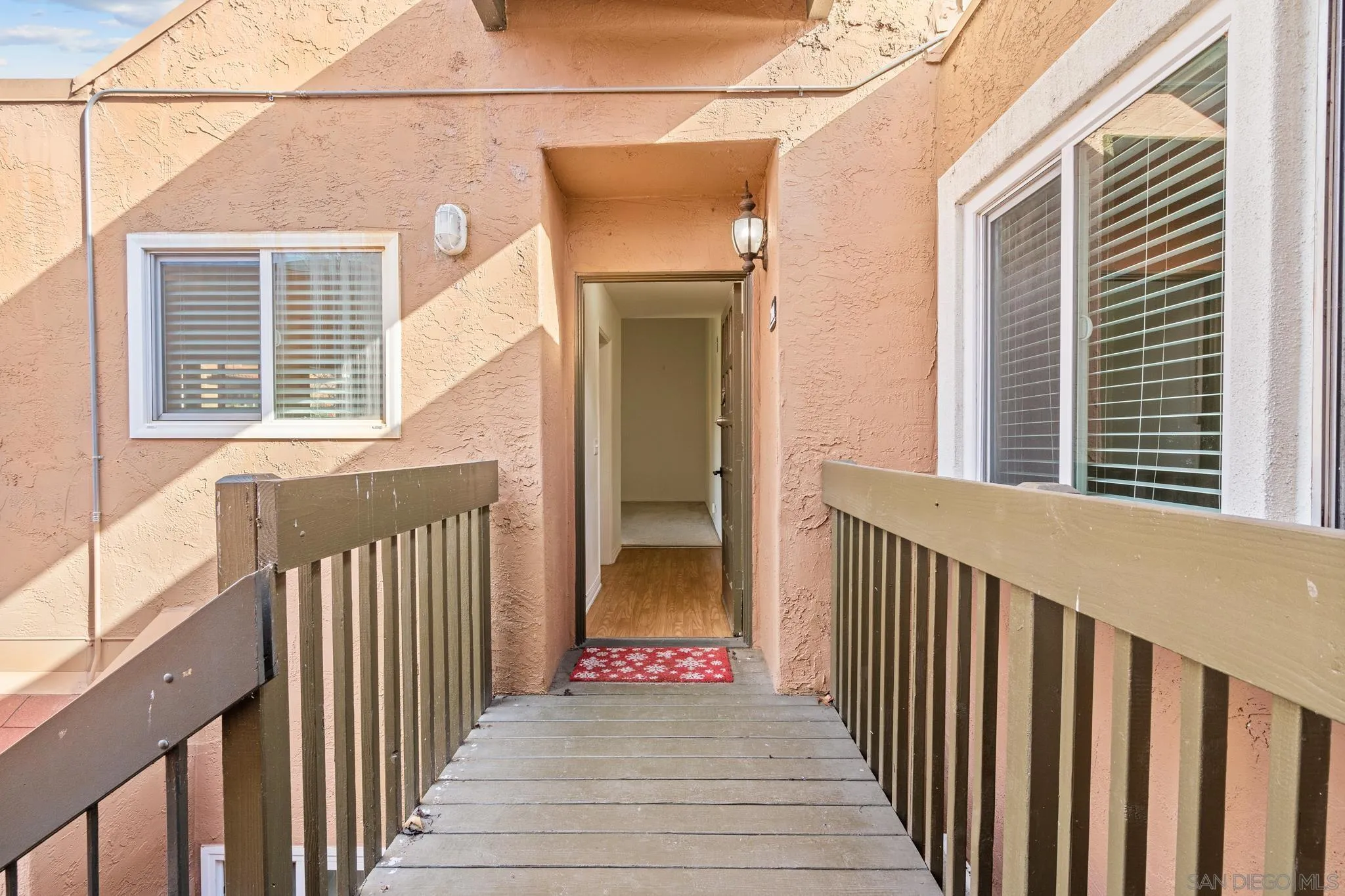 Photo #3: 240001519 Listing 