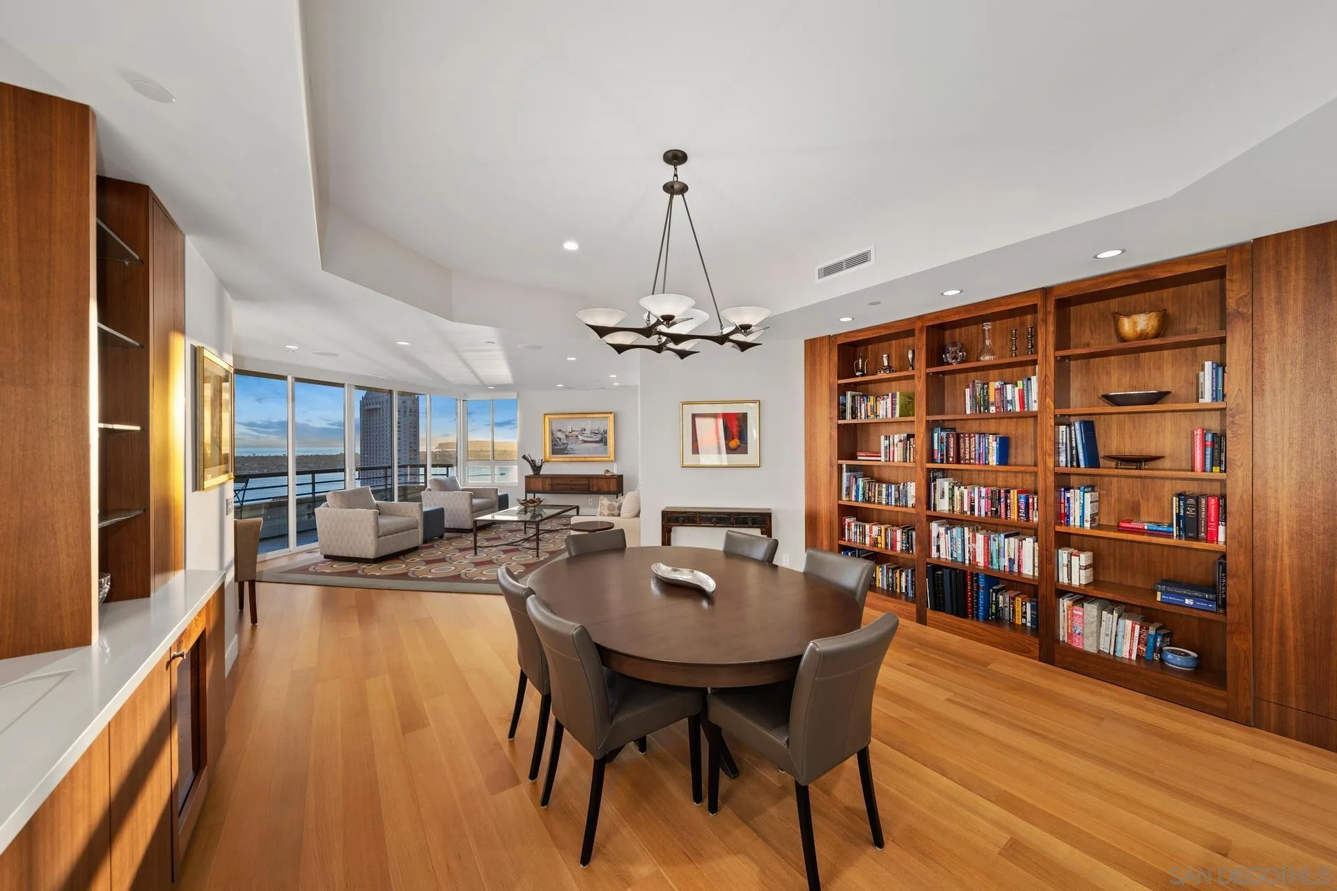 Photo #3: 240001569 Listing 