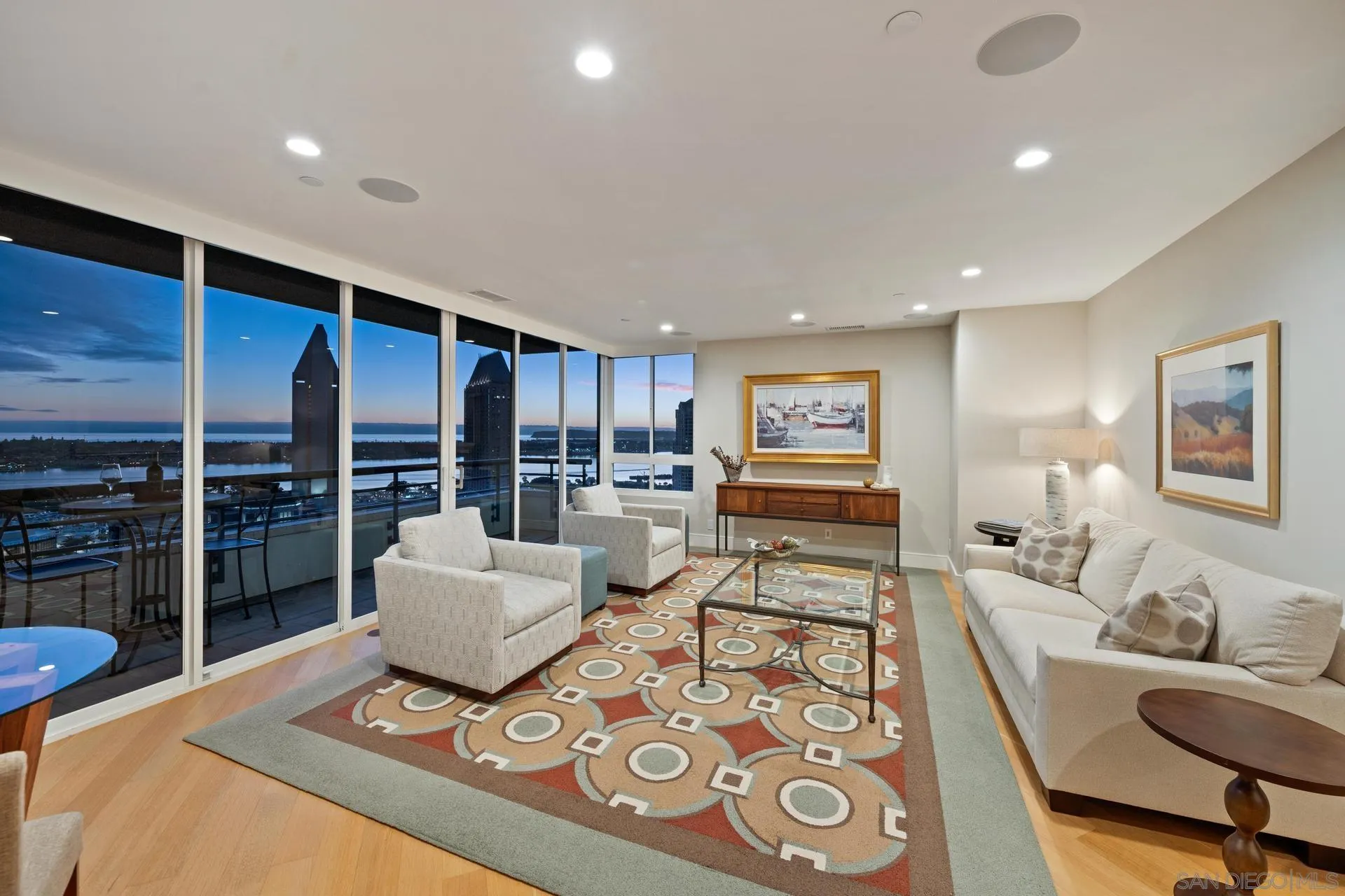 Photo #5: 240001569 Listing 