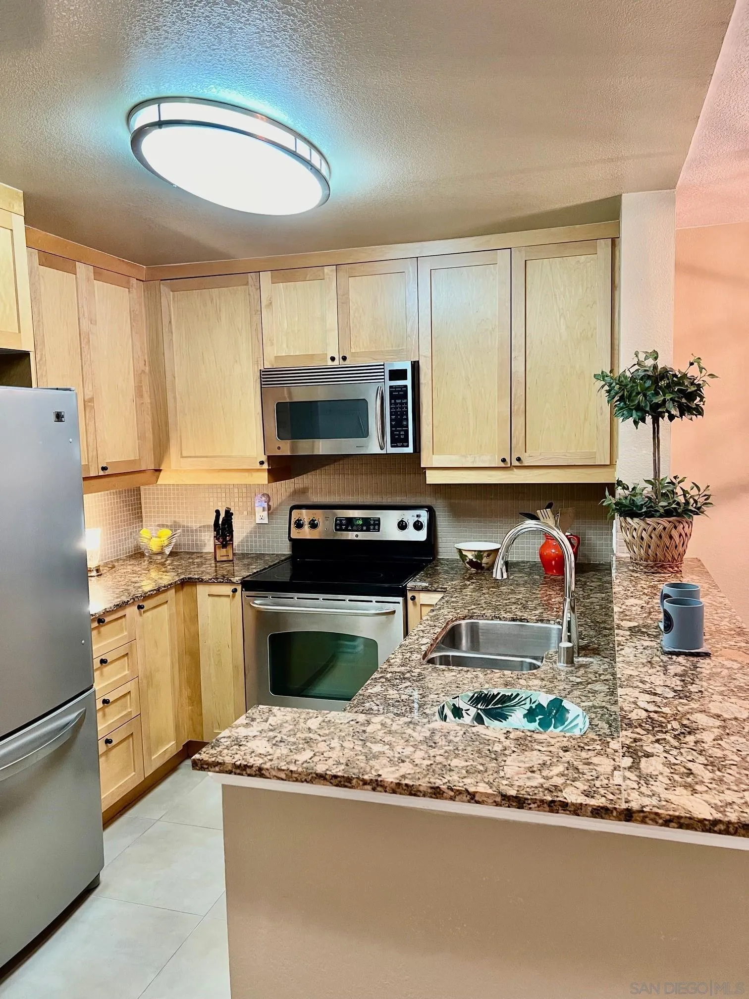 Photo #6: 240001590 Listing 