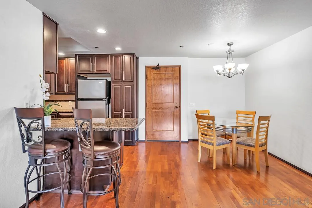 Photo #4: 240001645 Listing 