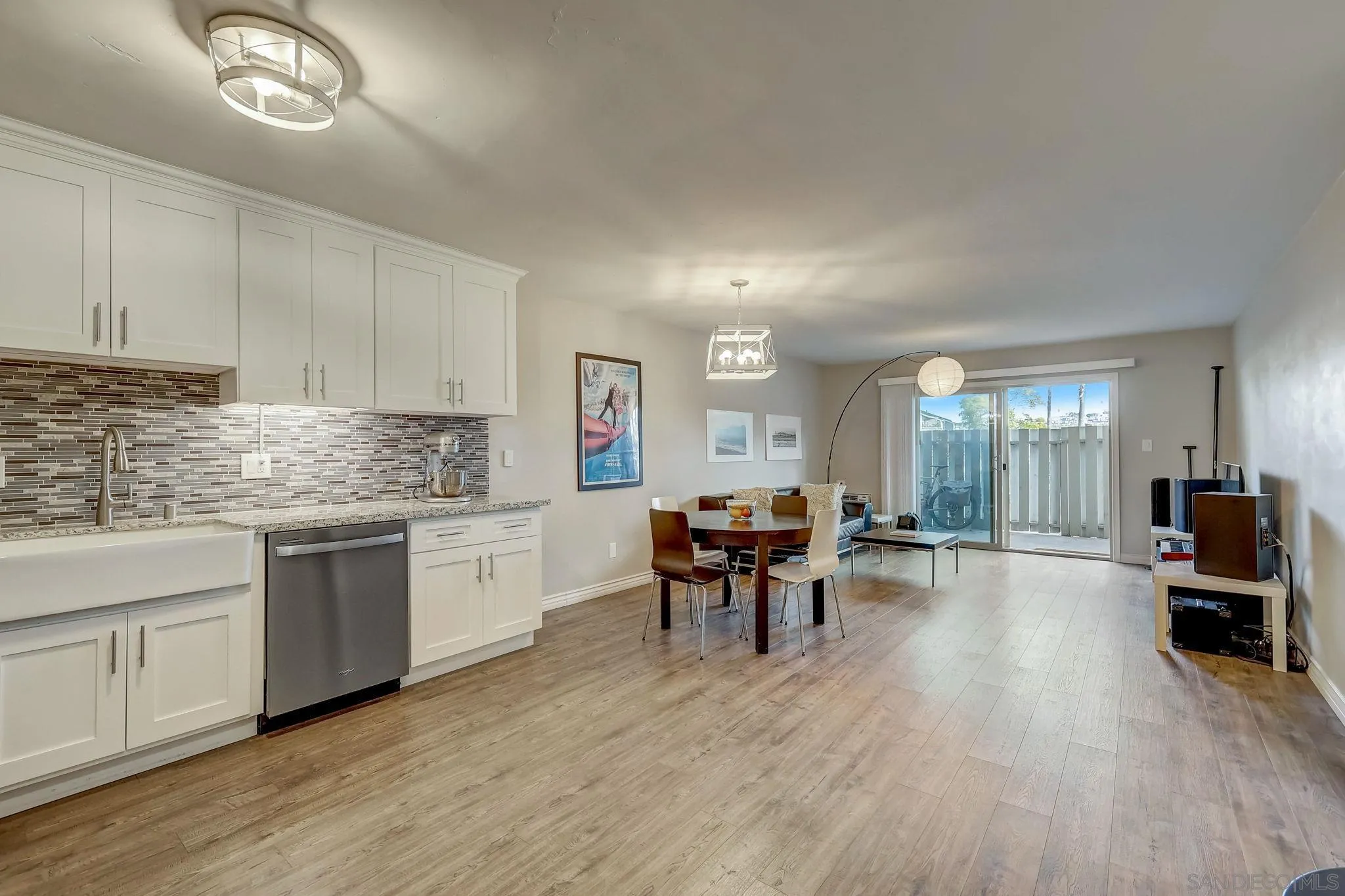 Photo #5: 240001660 Listing 