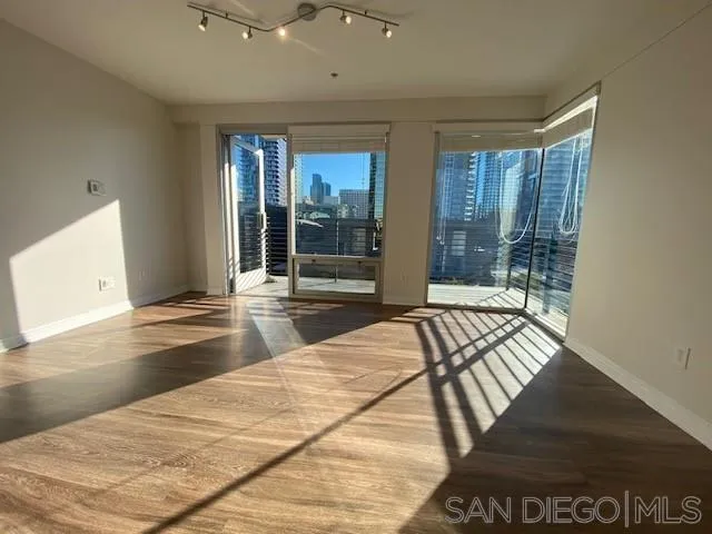 Photo #4: 240001690 Listing 