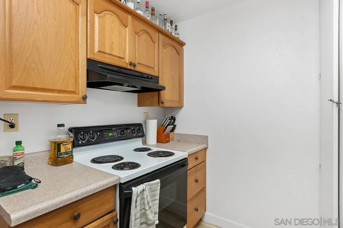Photo #6: 240001692 Listing 
