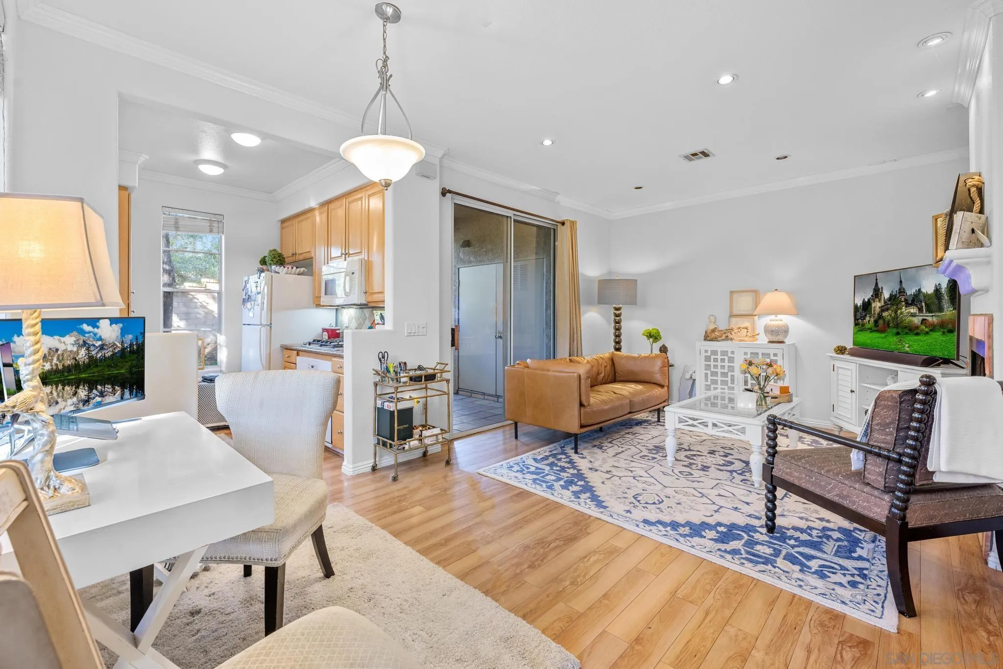 Photo #3: 240001825 Listing 