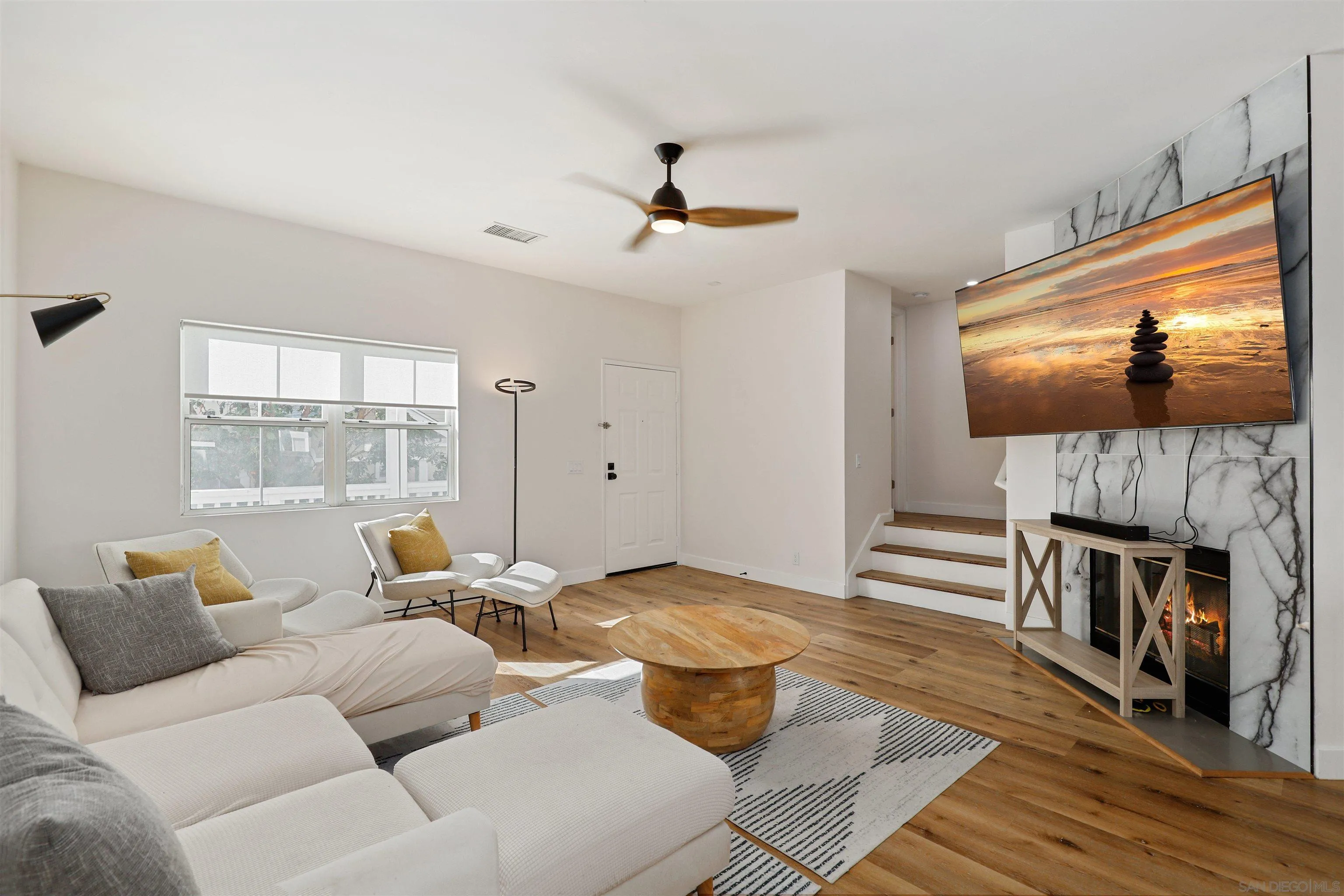Photo #2: 240001876 Listing 
