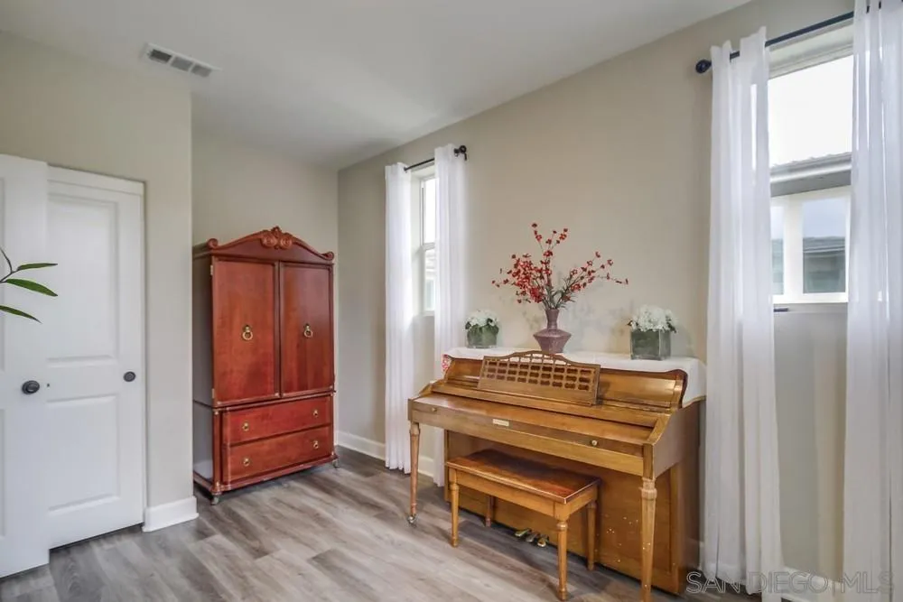 https://cdn.realtyfeed.com/cdn/127/240001915/1389c1dcd8bb132e068f44629cbd9adb.webp