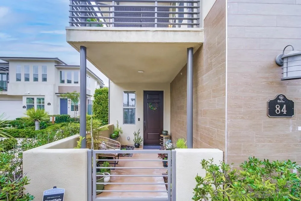 https://cdn.realtyfeed.com/cdn/127/240001915/2e5c0f4ee29078d227bc4cf9e863b214.webp