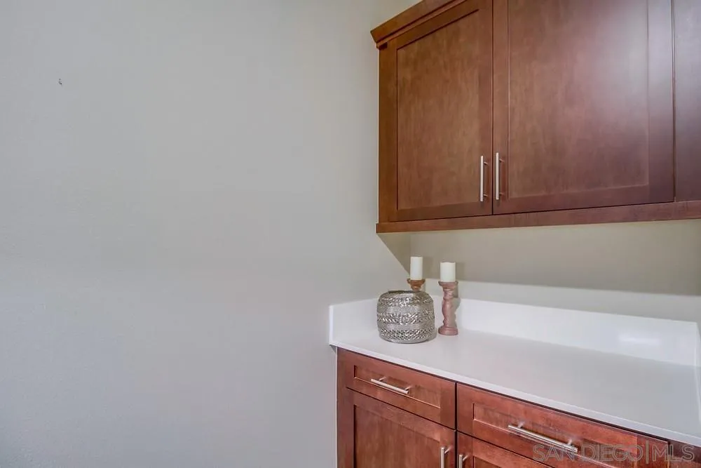https://cdn.realtyfeed.com/cdn/127/240001915/37084a83a849abbd31834be664bd19a0.webp