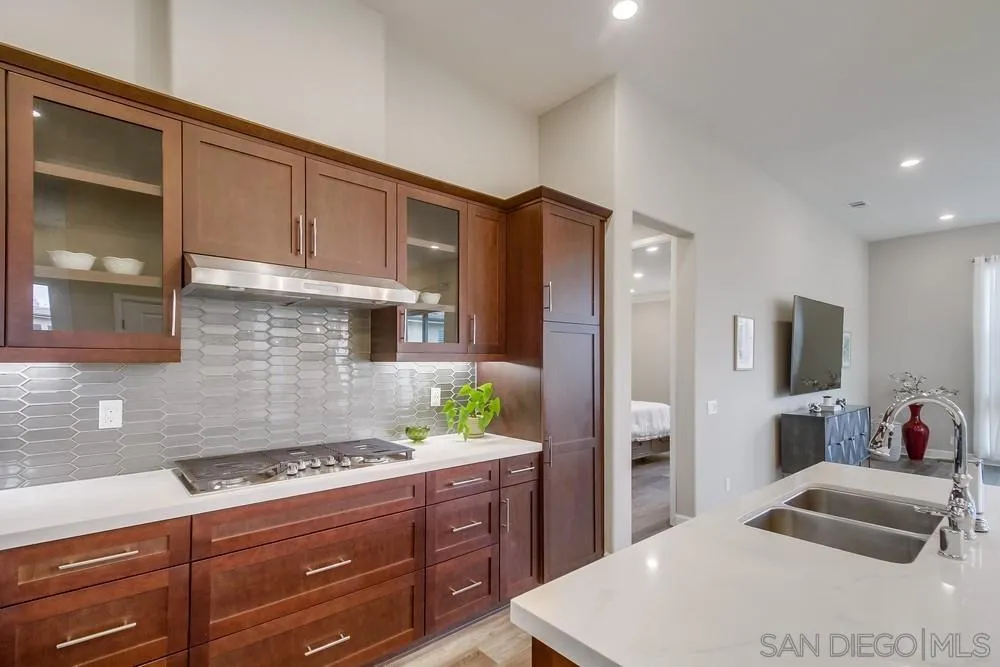 https://cdn.realtyfeed.com/cdn/127/240001915/65e0b6050a865788df131719736873f0.webp
