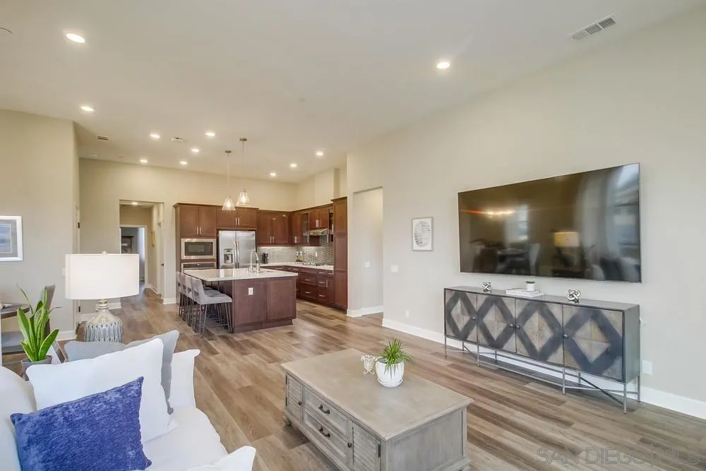 https://cdn.realtyfeed.com/cdn/127/240001915/8478a63aa1b27e6e944fa8e98dea4760.webp