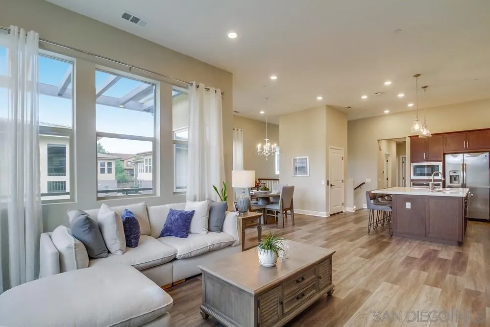 https://cdn.realtyfeed.com/cdn/127/240001915/851bdb5ee7a278d4163c644b04071a5b.webp