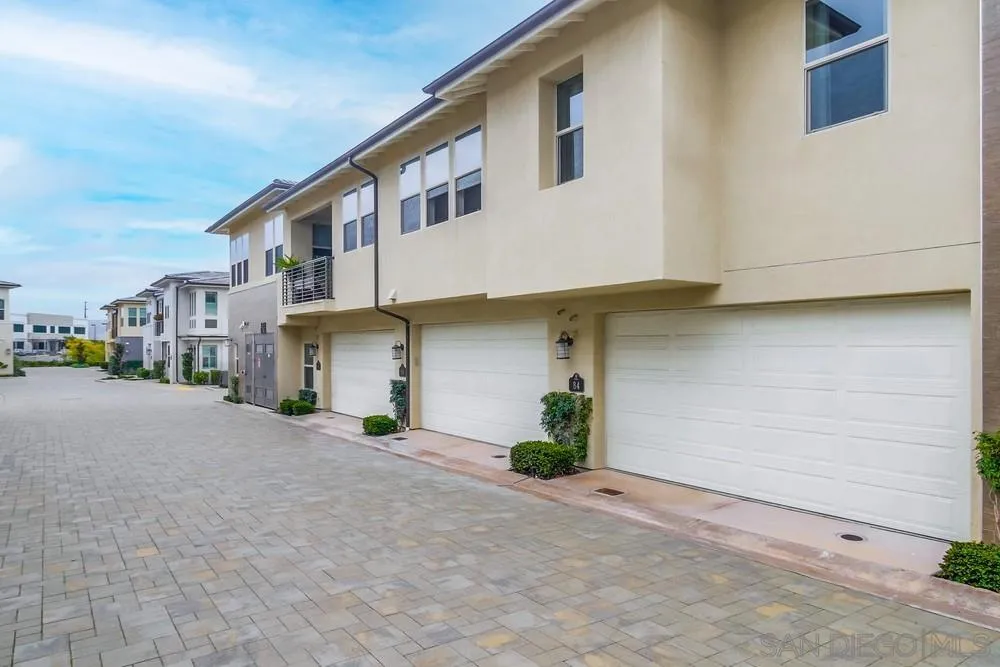 https://cdn.realtyfeed.com/cdn/127/240001915/931e4d6ac5431c1742ead450871c6f59.webp