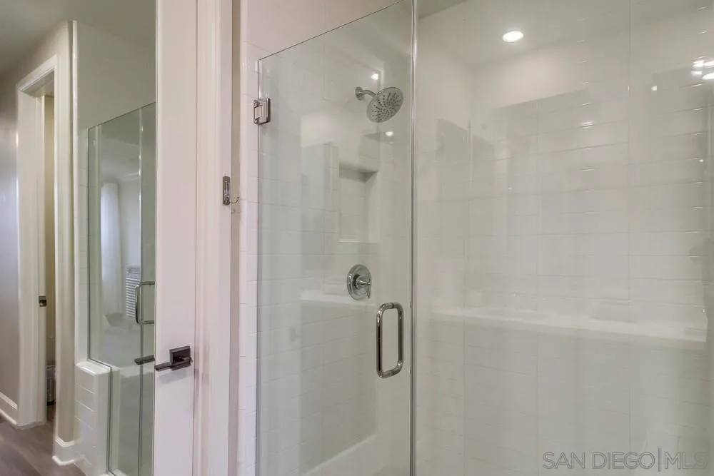 https://cdn.realtyfeed.com/cdn/127/240001915/c559484d2df4a613f3d687222fd7c619.webp