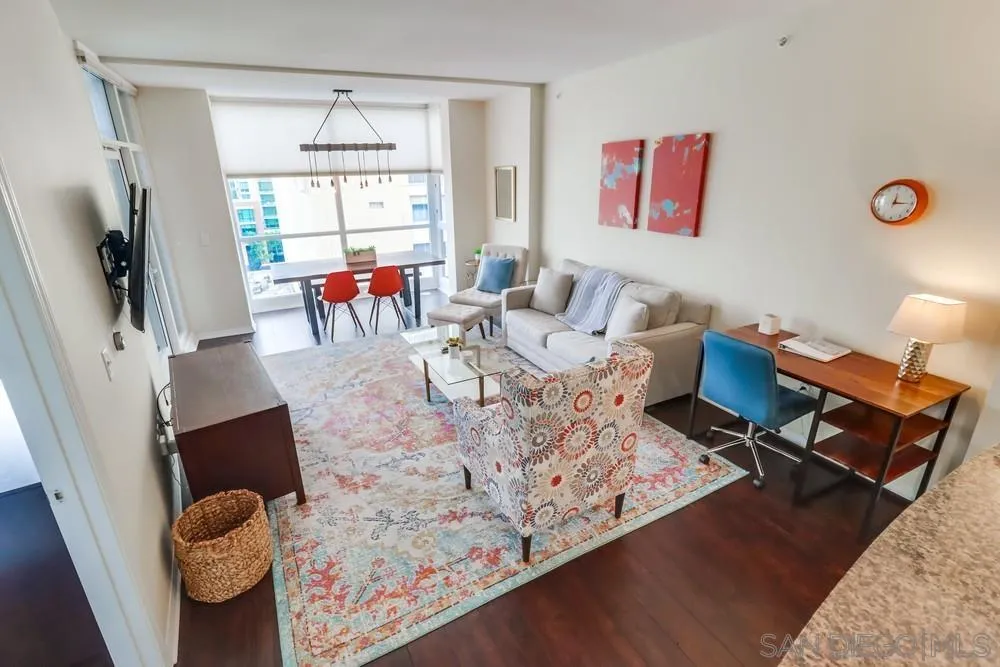 Photo #5: 240001953 Listing 