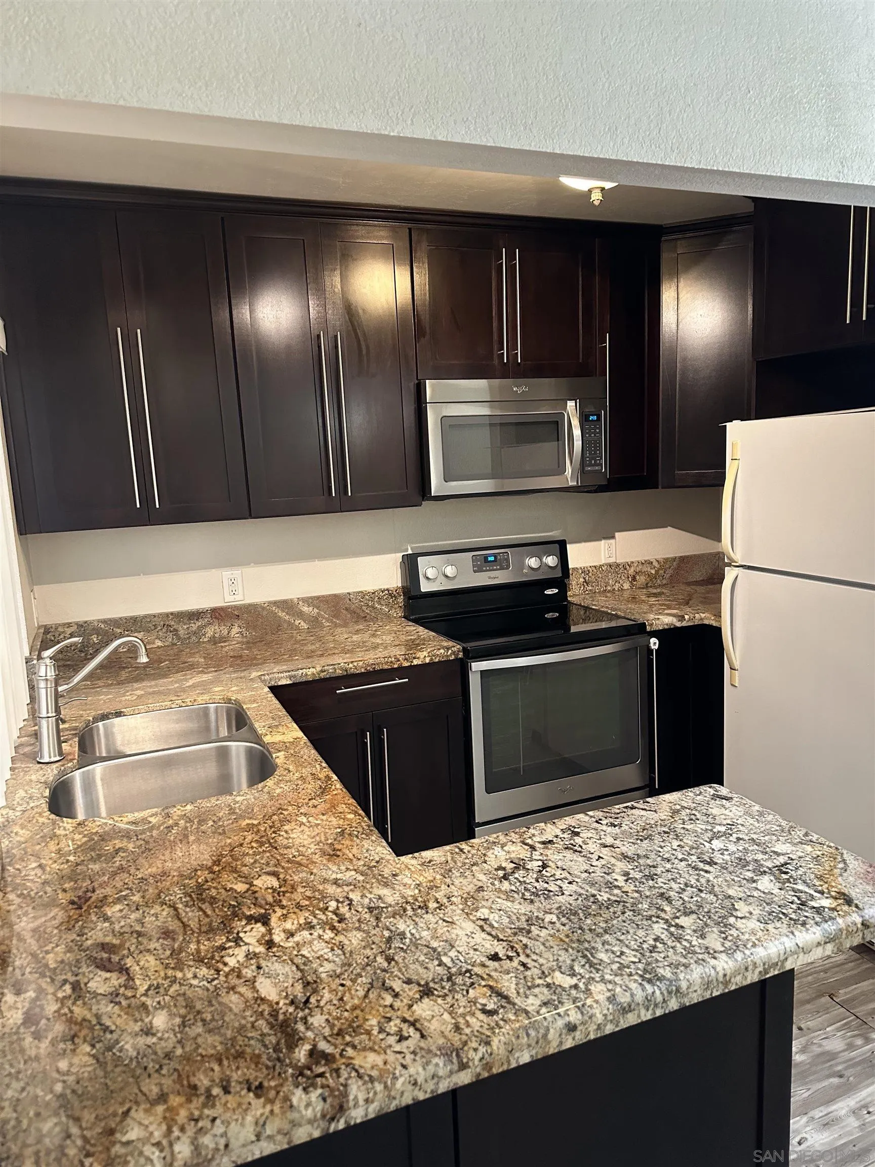 Photo #5: 240002113 Listing 