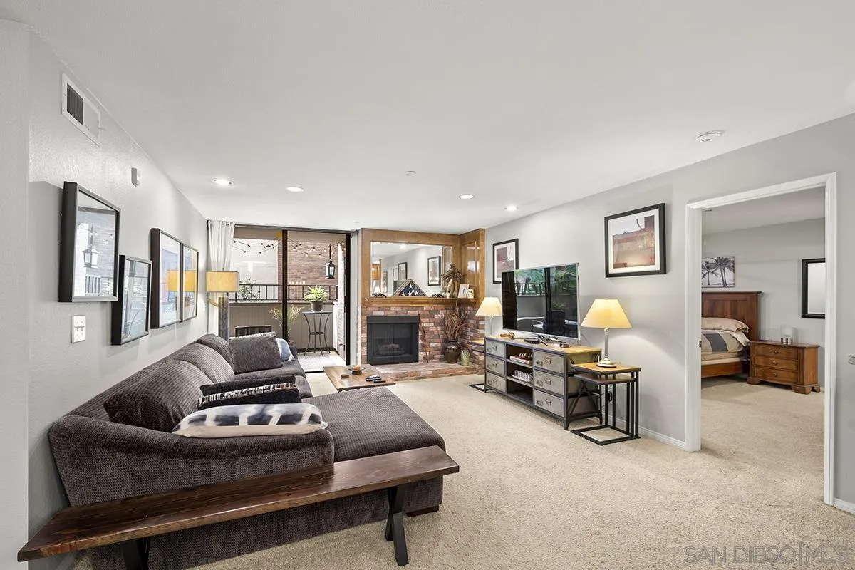 Photo #6: 240002139 Listing 