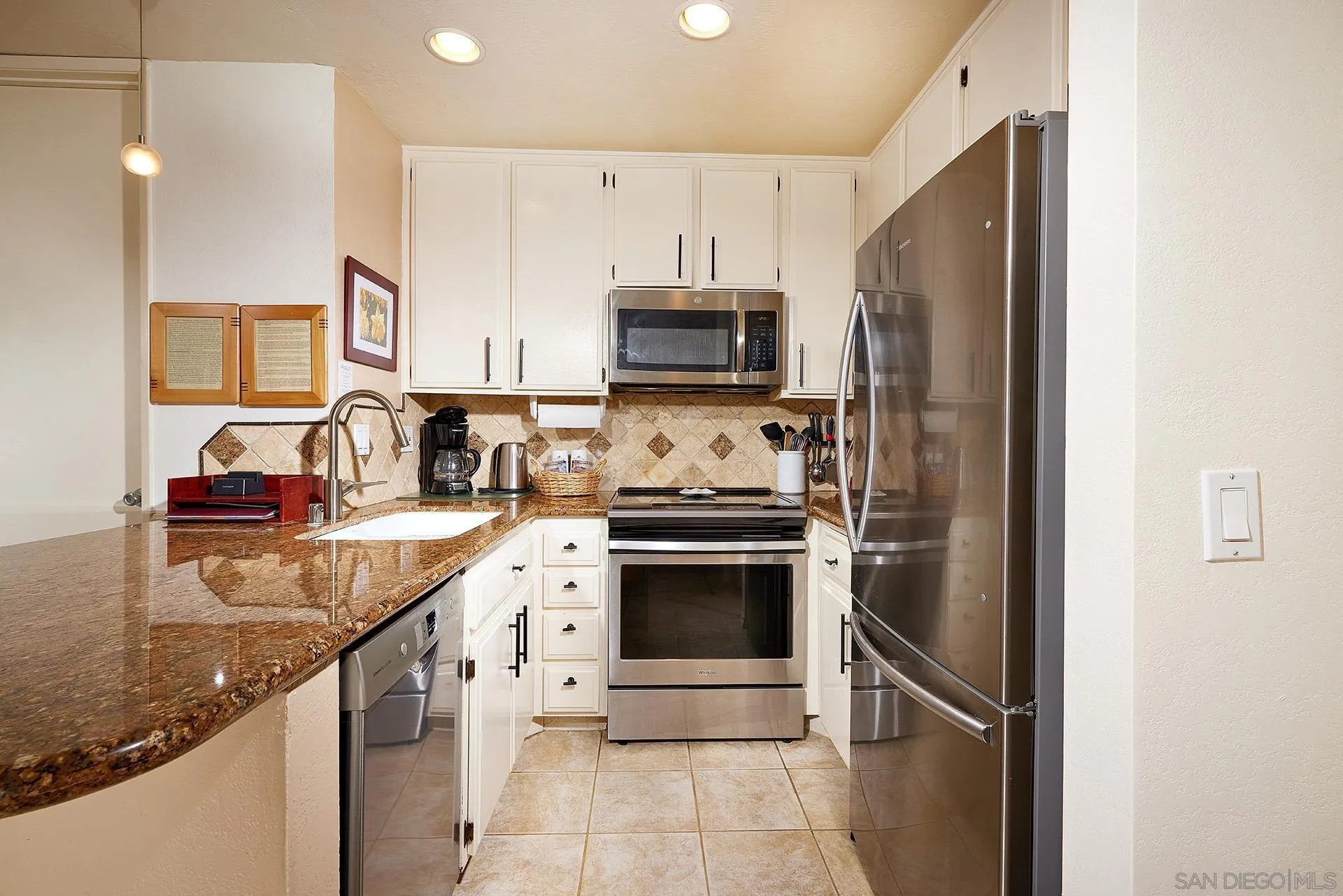 Photo #5: 240002186 Listing 