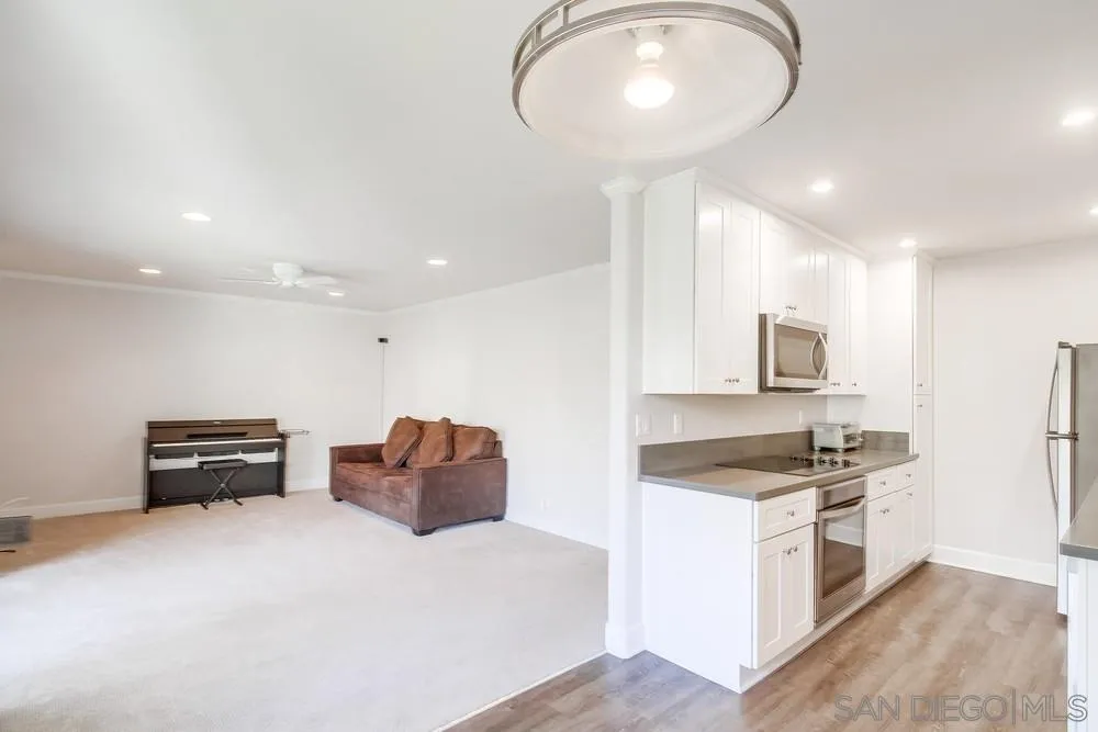 Photo #4: 240002205 Listing 