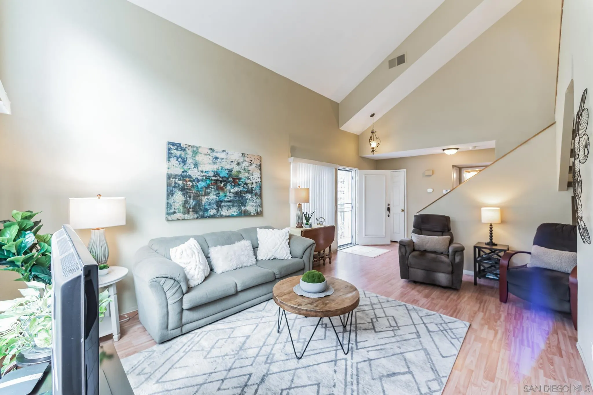 Photo #6: 240002230 Listing 