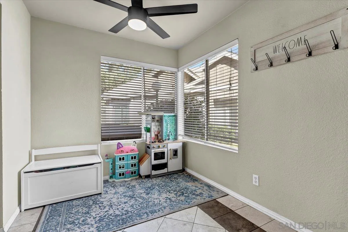 Photo #3: 240002330 Listing 