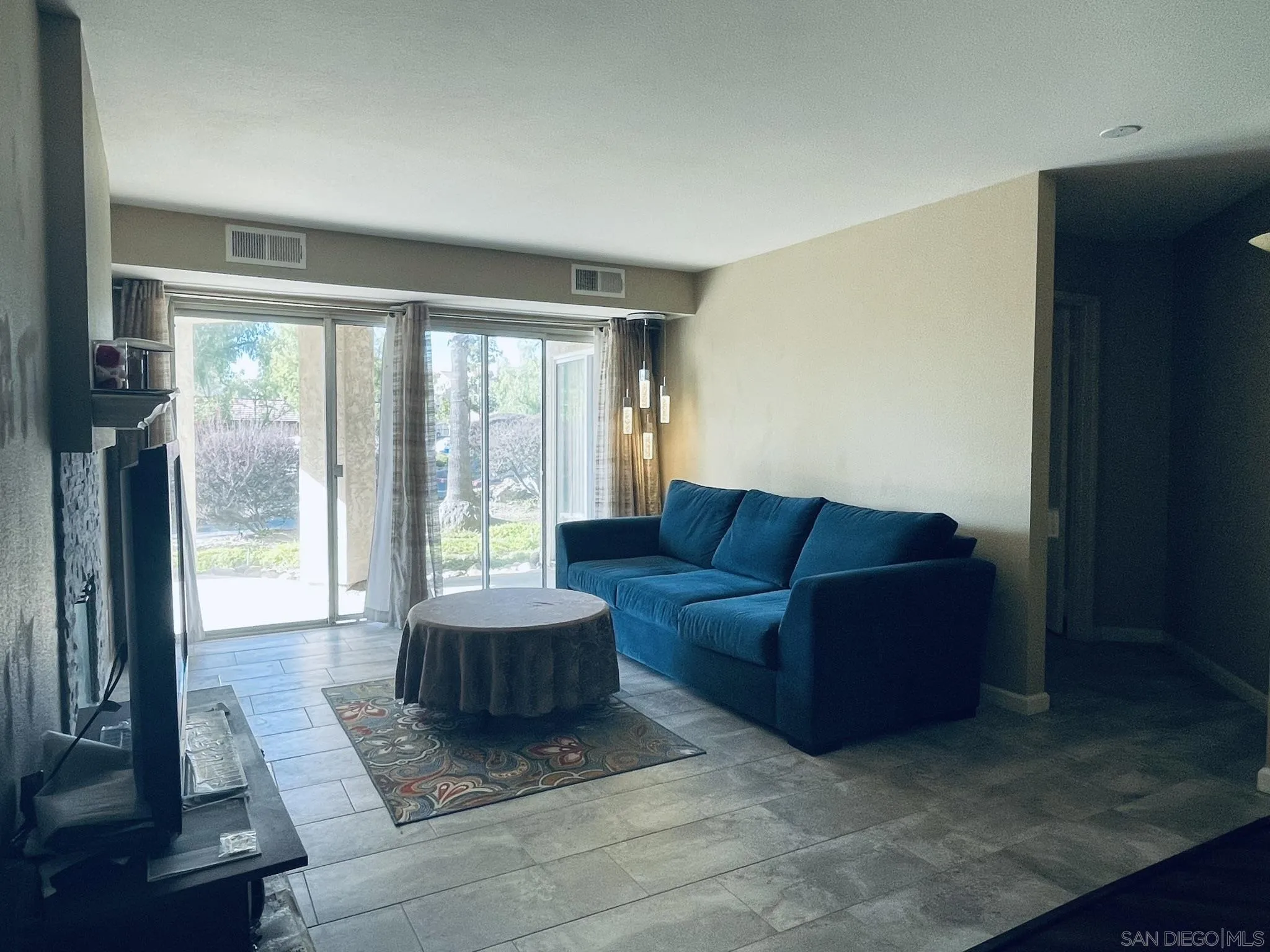 Photo #3: 240002349 Listing 