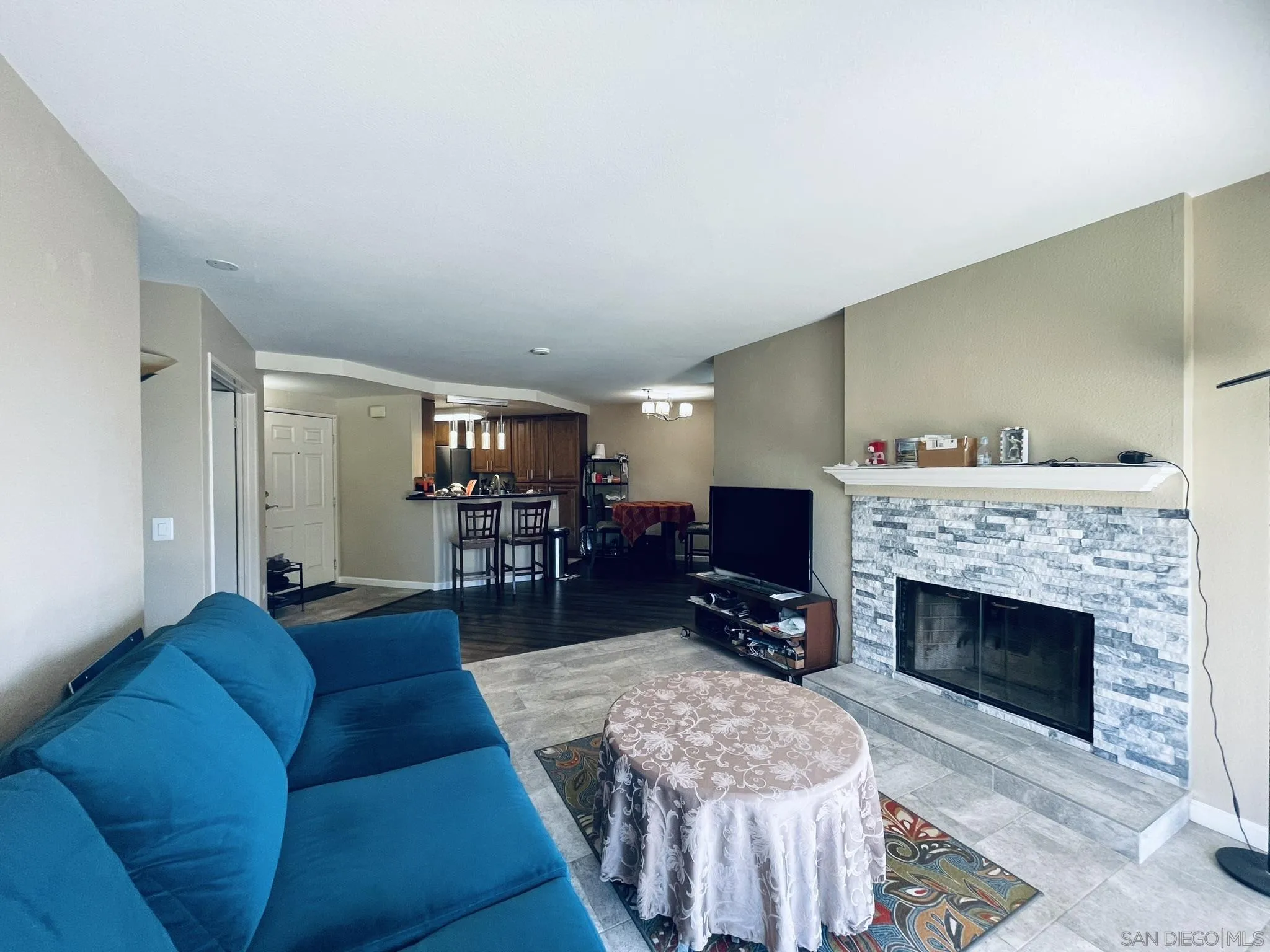 Photo #5: 240002349 Listing 