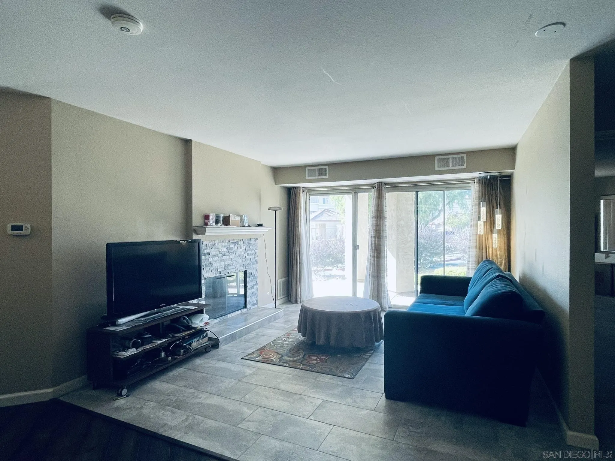 Photo #2: 240002349 Listing 
