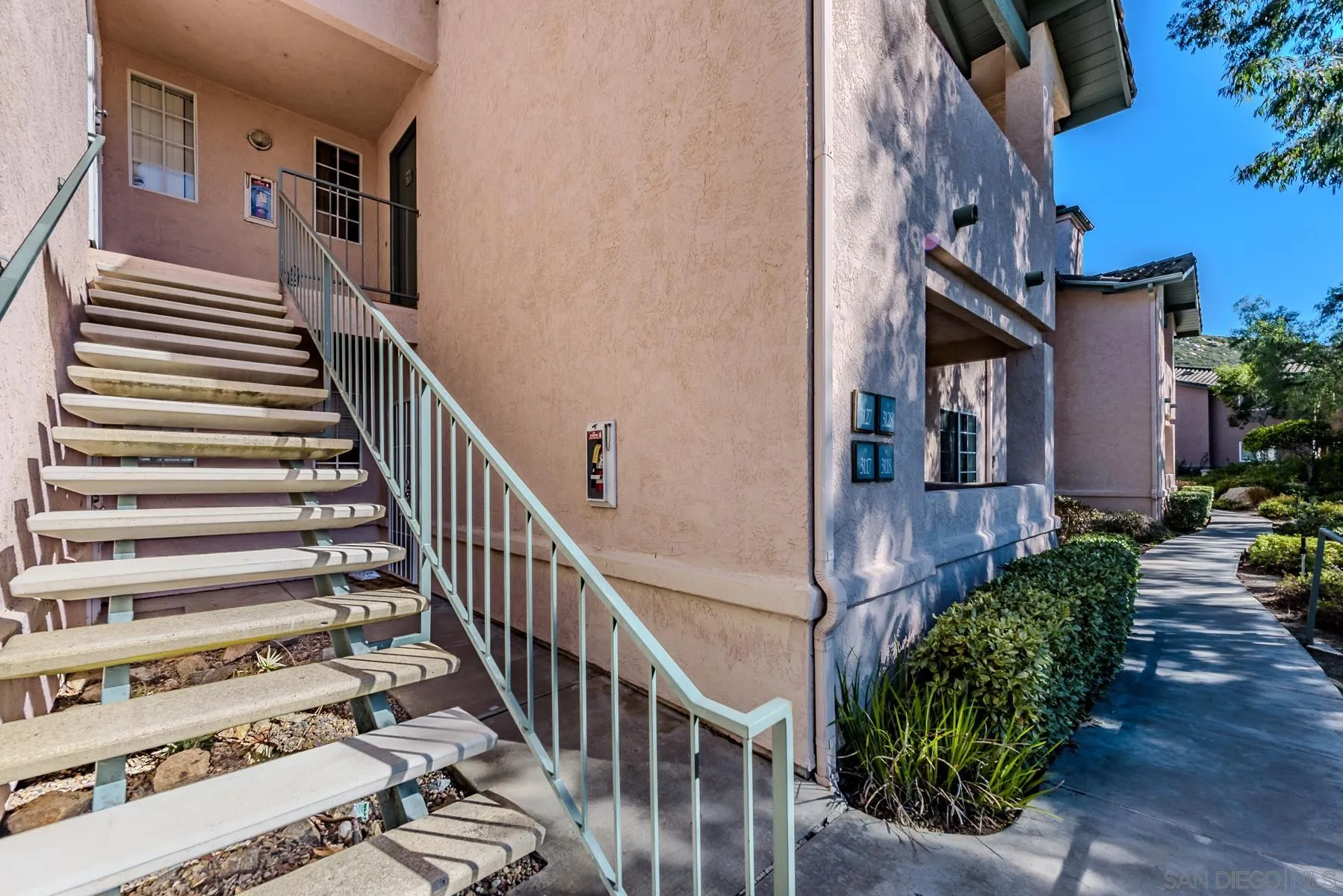https://cdn.realtyfeed.com/cdn/127/240002389/06d7174437cc1bc8beffc4bfd2313b73.webp