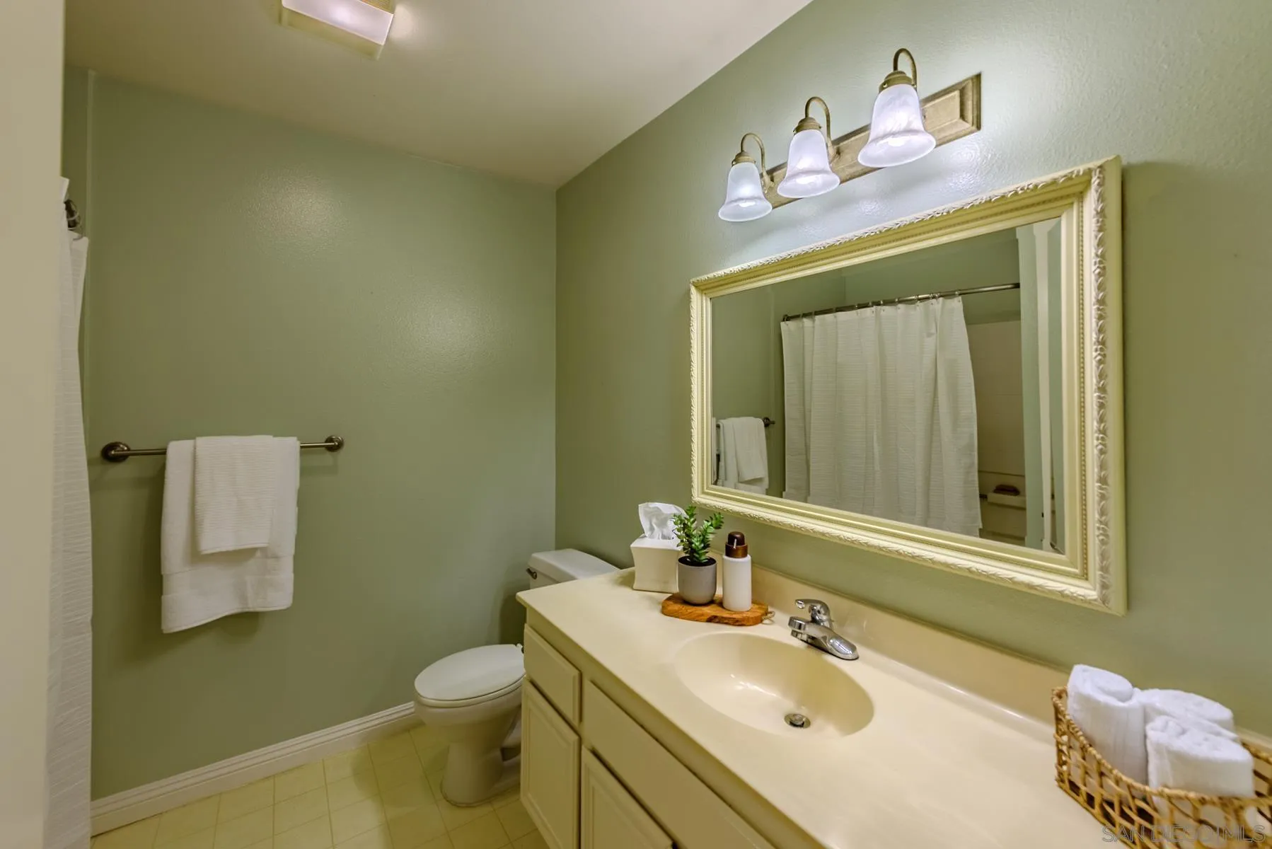 https://cdn.realtyfeed.com/cdn/127/240002389/81c8b4b4cf589728dd8b86a8eb43fa2b.webp