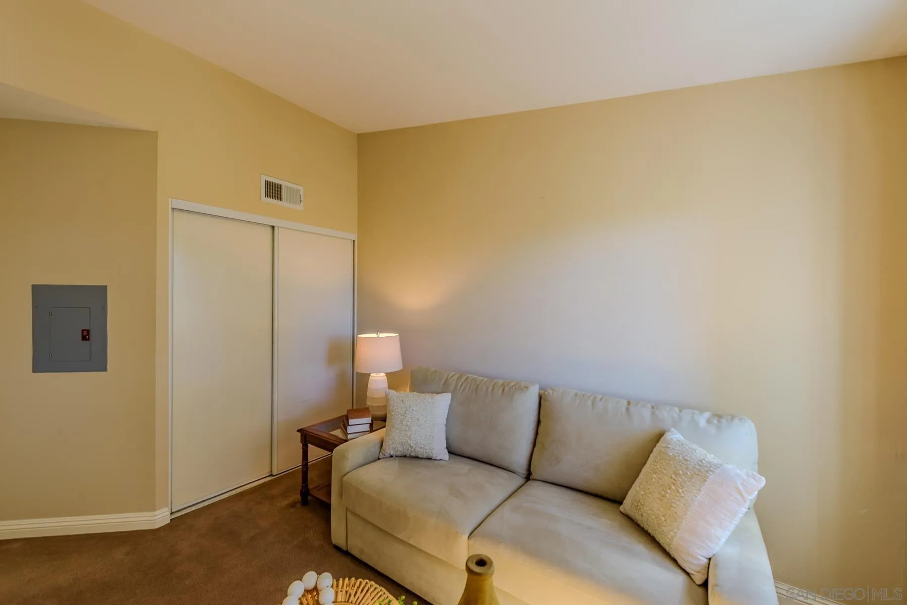 https://cdn.realtyfeed.com/cdn/127/240002389/83eec358782f093ed841bae2e4110719.webp