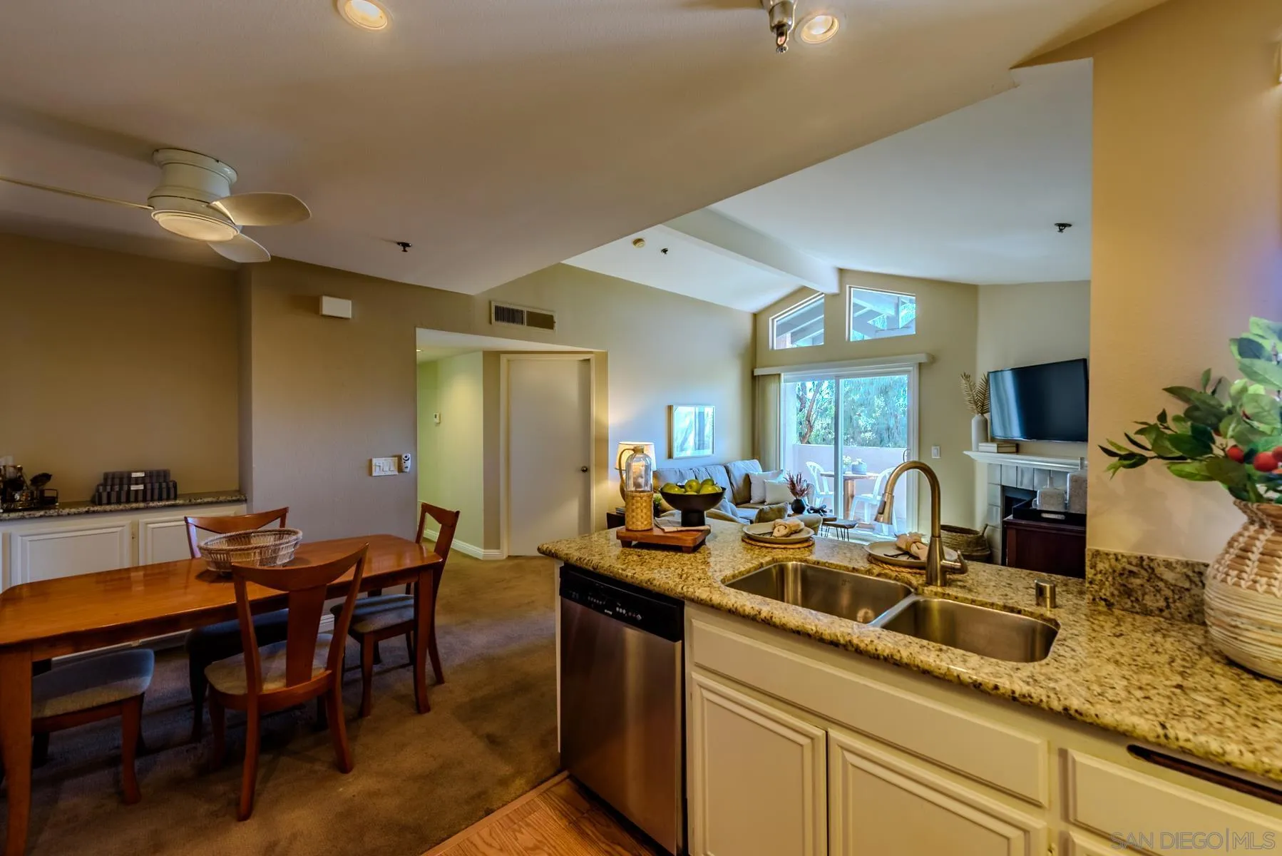 https://cdn.realtyfeed.com/cdn/127/240002389/9bb84432200703b547b616388c15f469.webp
