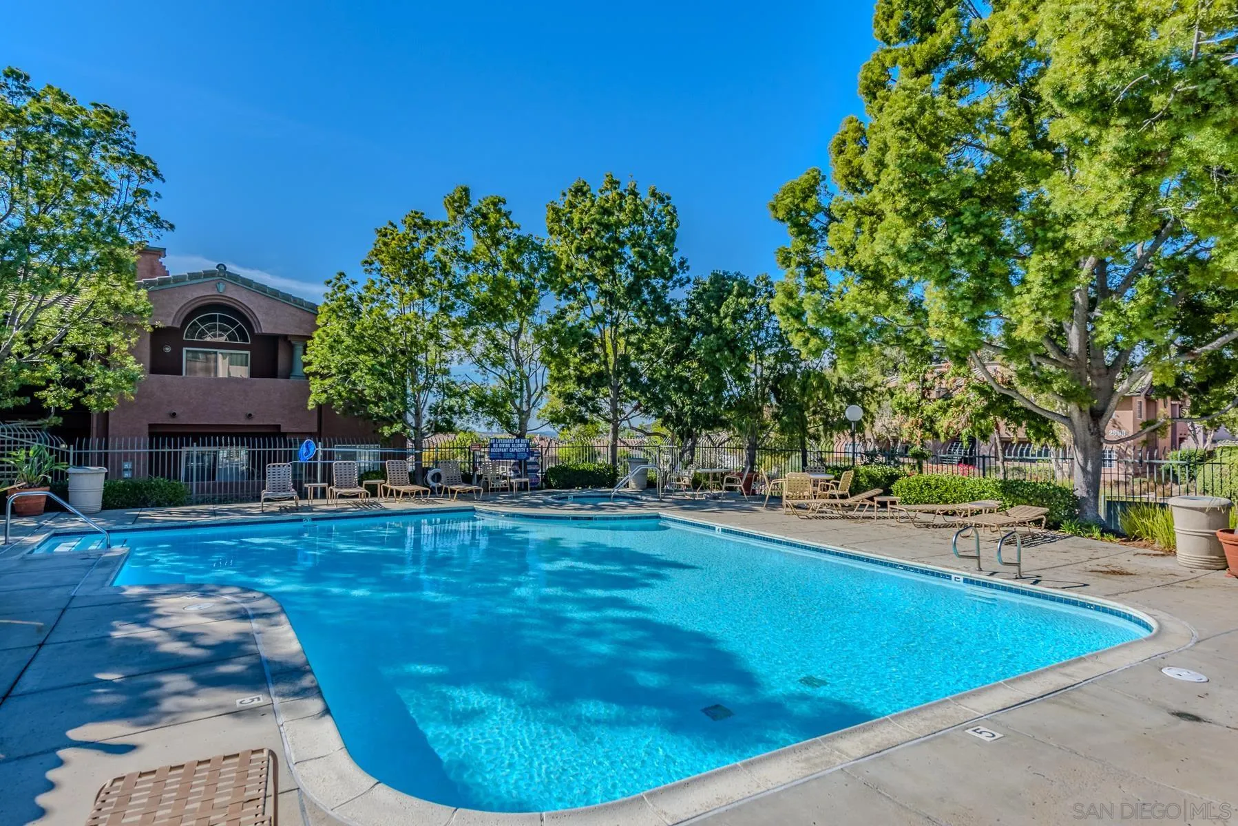 https://cdn.realtyfeed.com/cdn/127/240002389/fa8388ae886b975953da31be3bf9a430.webp