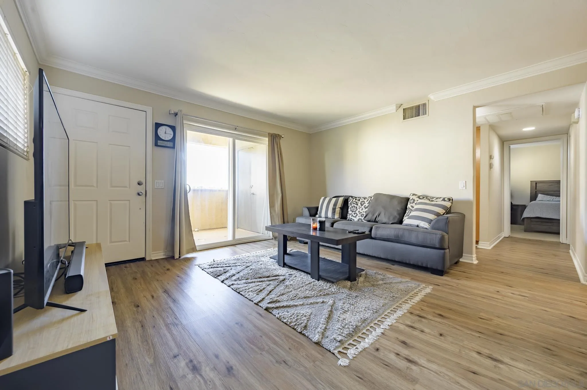 Photo #5: 240002471 Listing 