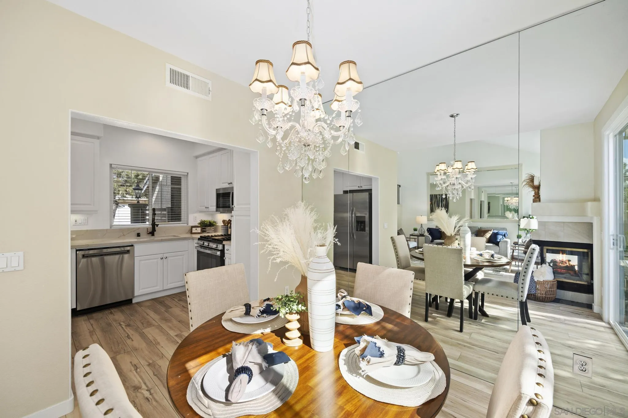 Photo #5: 240002648 Listing 