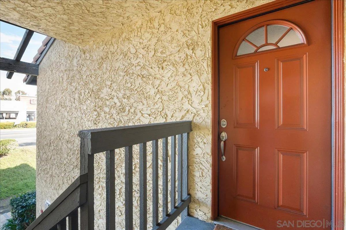 Photo #3: 240002826 Listing 