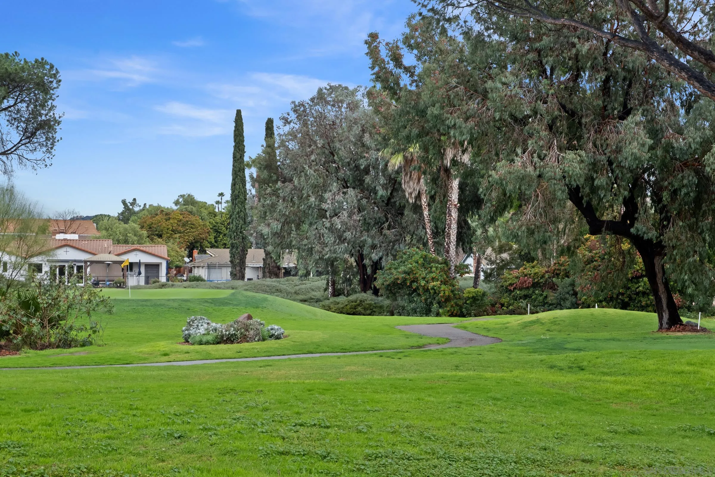 Photo #2: 240002832 Listing 