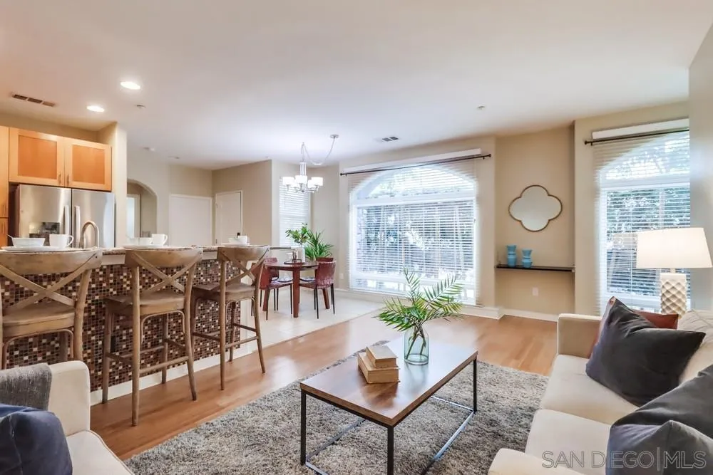 Photo #6: 240002917 Listing 