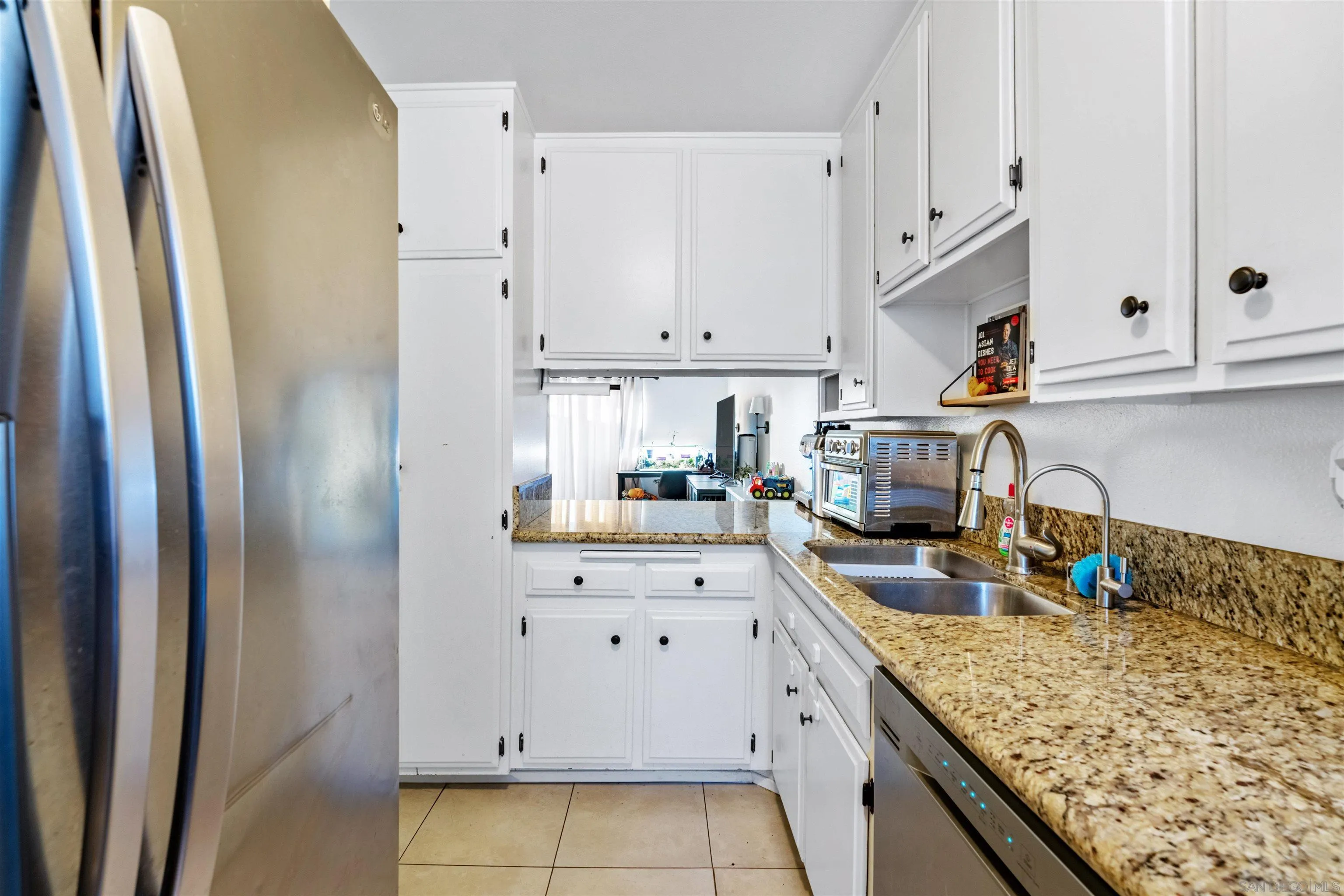 Photo #5: 240002928 Listing 
