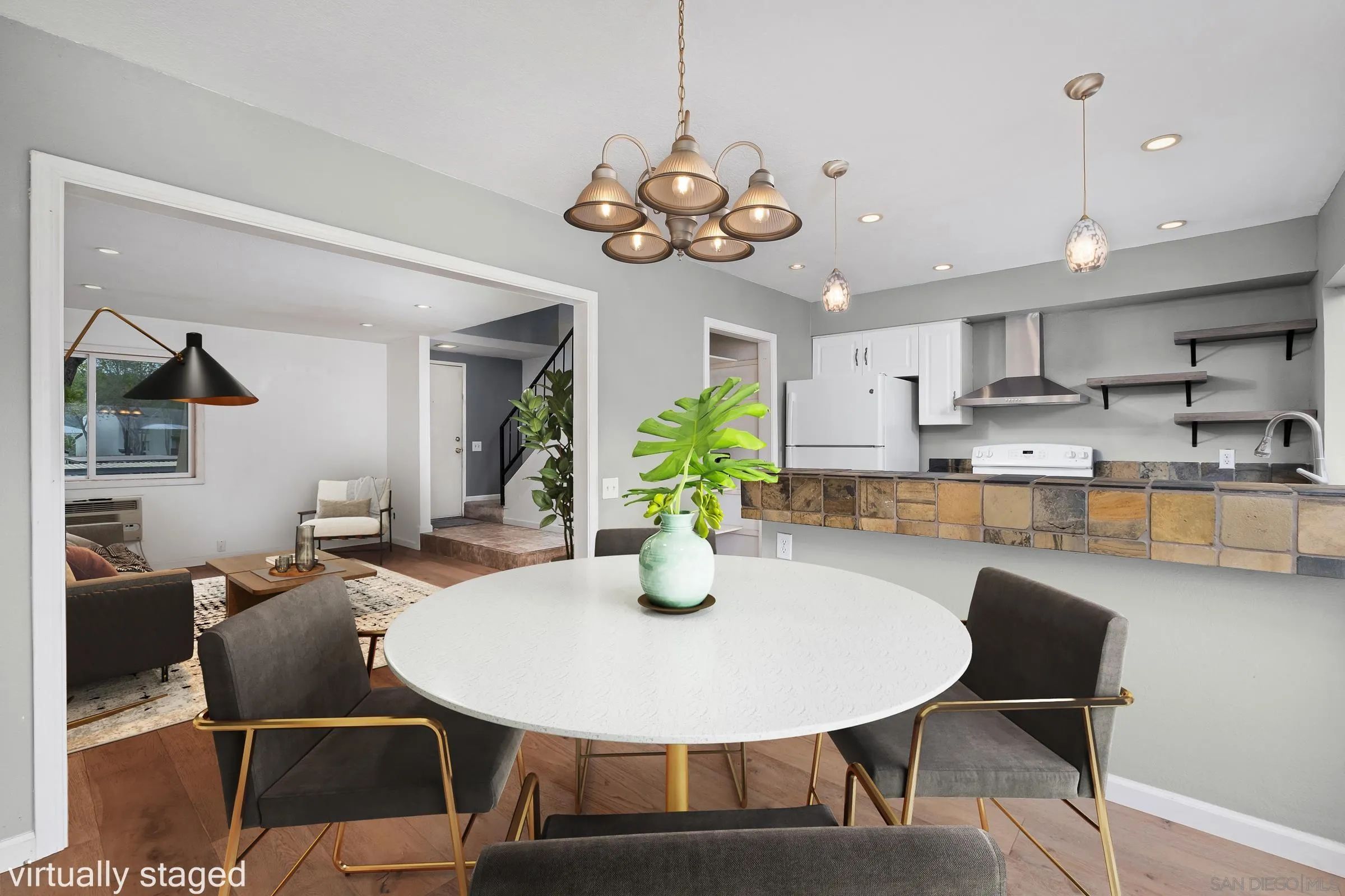 Photo #6: 240002931 Listing 