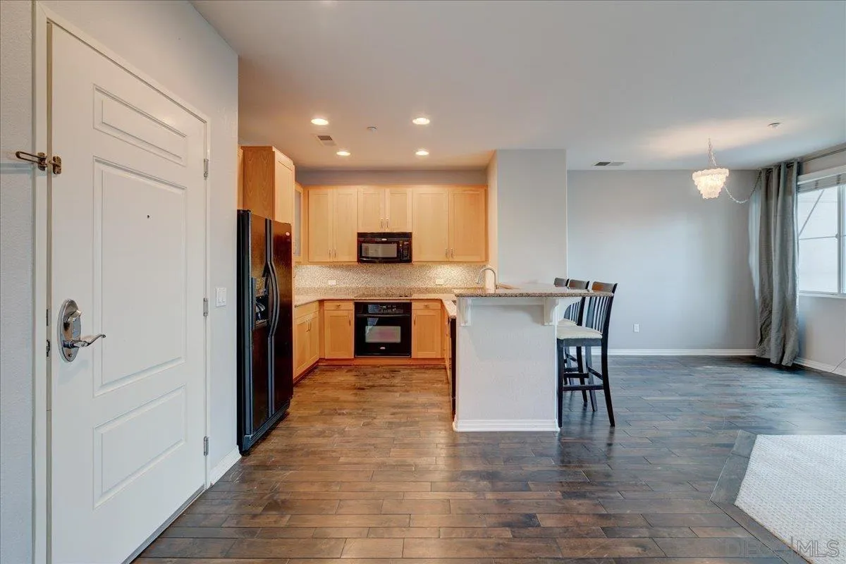 Photo #3: 240002986 Listing 