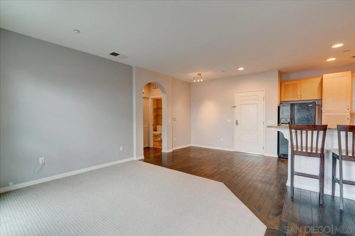 Photo #6: 240002986 Listing 