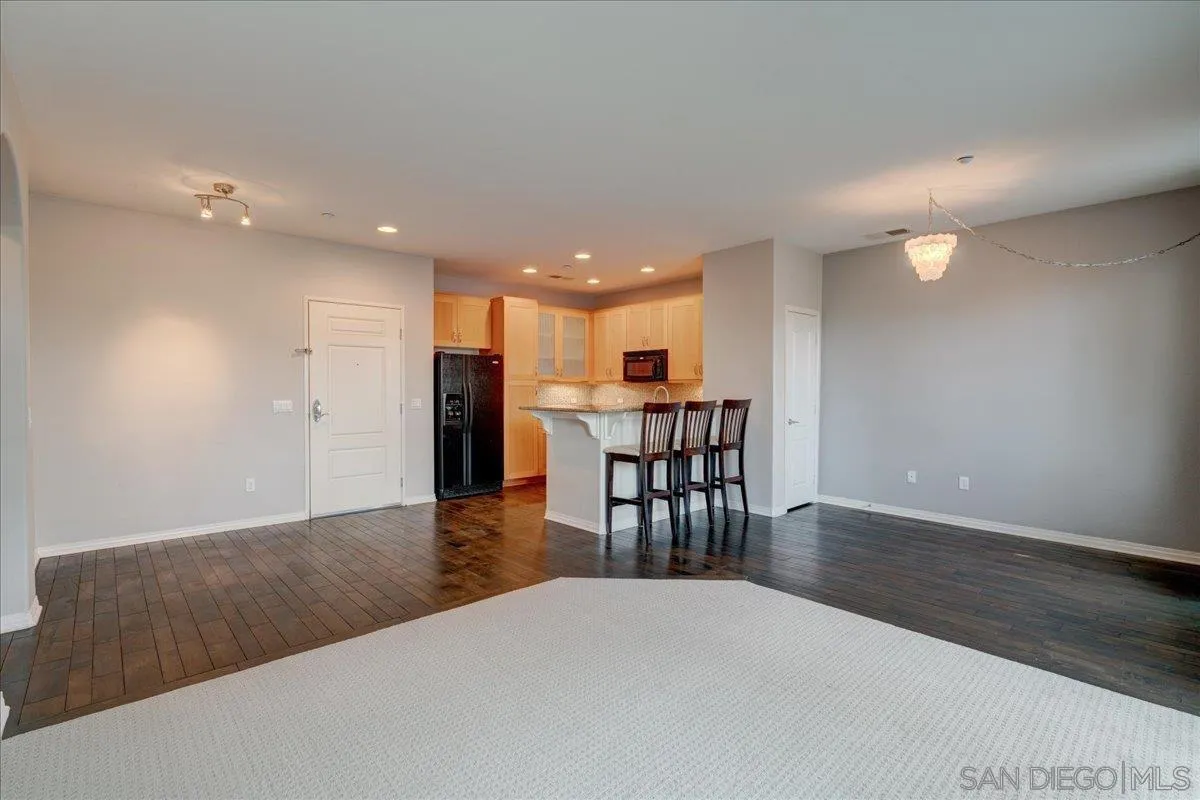 Photo #4: 240002986 Listing 
