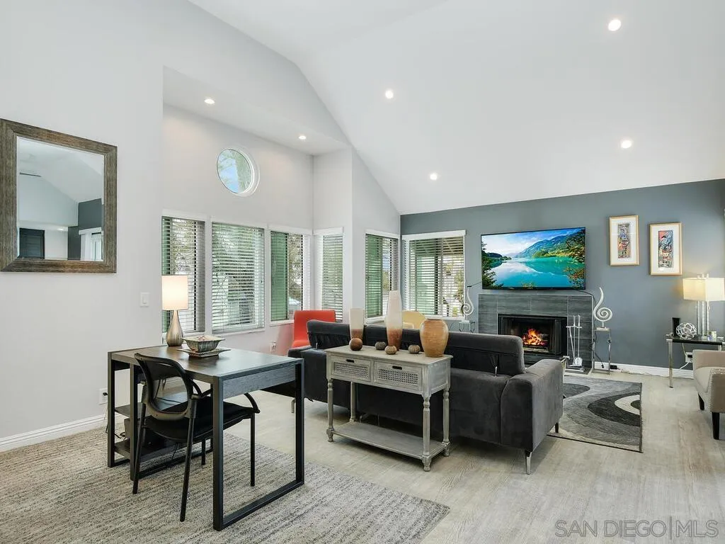 Photo #3: 240002999 Listing 